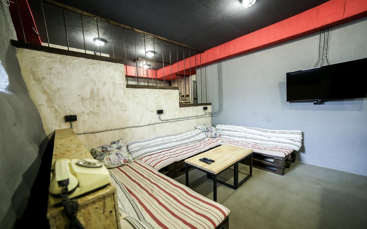 Lviv Loft Prison Albergue Exterior foto